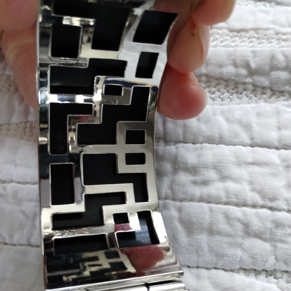 Chunky Rhinestone Bracelet - Picture 7 of 8